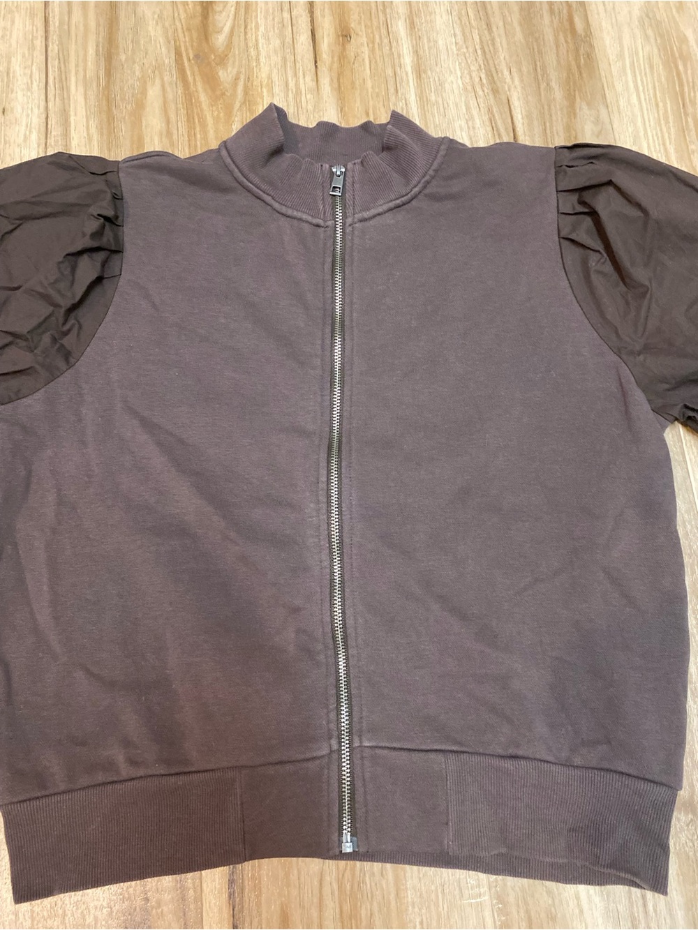 EVEREVE JORDAN PUFF SLEEVE SHORT SLEEVE FULL ZIP TOP JACKET COCOA BROWN SZ SMALL - Picture 3 of 9